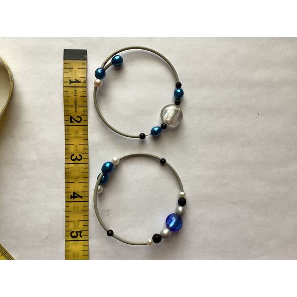 2790 Vintage Stackable Rubber Stretch Bracelet Set Faux Pearl White (Set of 2) - Picture 2 of 2